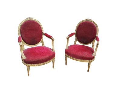 FRANCE, début du XXème siècle
A pair of moulded,...