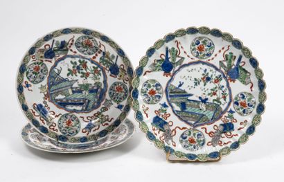 CHINE, XIXÈME SIÈCLE

Two circular plates...