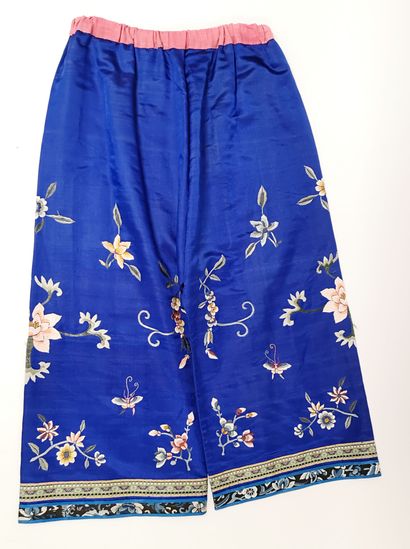 CHINE, début du XXème siècle
- Blue silk...