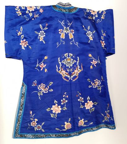 CHINE, début du XXème siècle
- Blue silk...