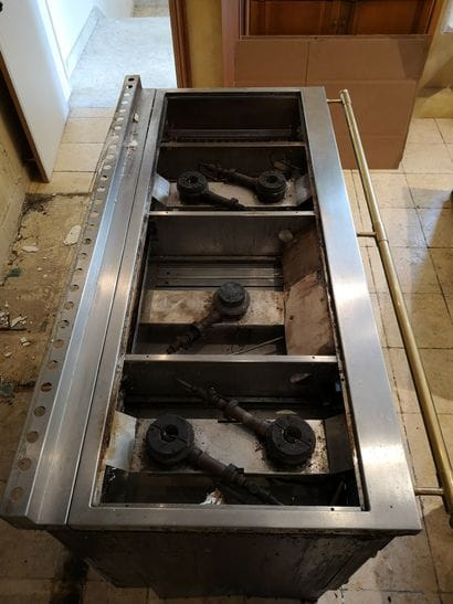LA CORNUE, France, 1999

- Kitchen piano,...