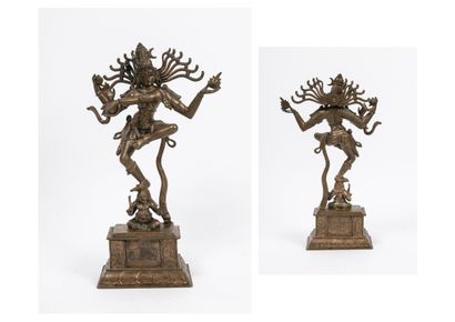 ASIE, XXème siècle
- INDIA or THAILAND

Dancing...