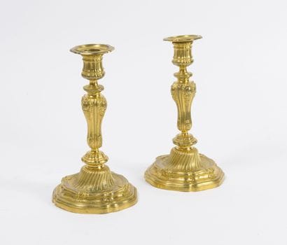 Paire de flambeaux en bronze possiblement...