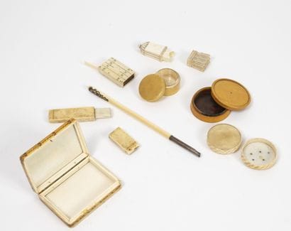 FRANCE, XIXEME SIECLE
Small lot of ivory...