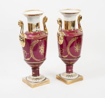 Style Empire, XXème siècle
Pair of vases...