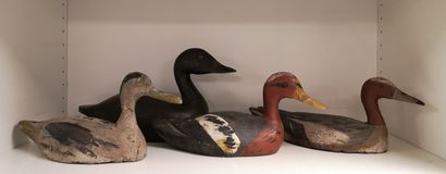 Lot of 4 ducks of type calling in painted...