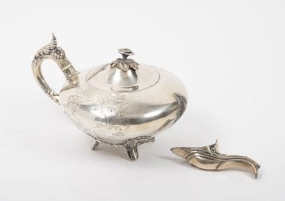 Angleterre
Teapot quadripod in silver plated...