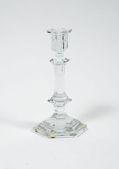 BACCARAT
Petit flambeau ou bougeoir.

En...