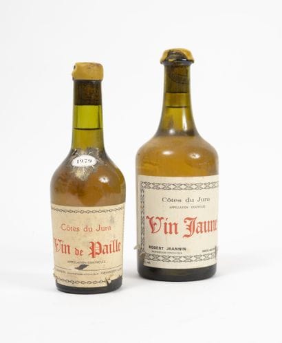 VIN JAUNE & VIN DE PAILLE
Deux bouteilles.

L'une...