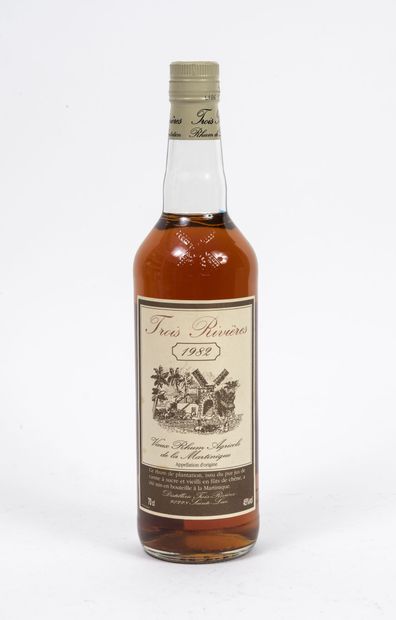 TROIS RIVIERES
Une bouteille, 1982.

Vieux...