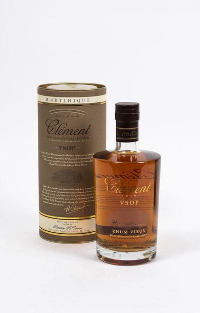 CLEMENT
Une bouteille.

Rhum VSOP.

Bon ...