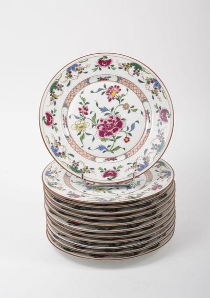 HAVILAND, Limoges
Twelve porcelain dessert...