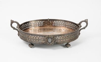 CAILARD BAYARD
Oval silver-plated planter,...