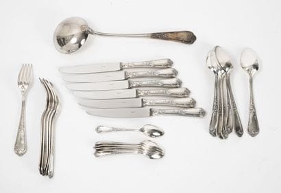 ERCUIS
Part of a silver plated menagere,...