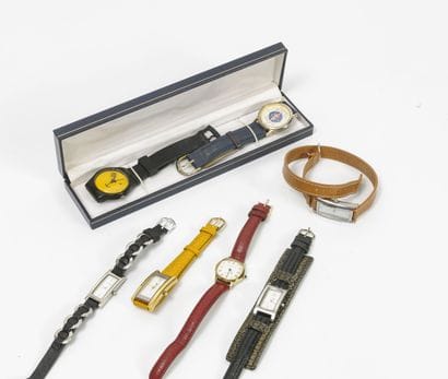 Lot of fancy watches in metal and miscellaneous...