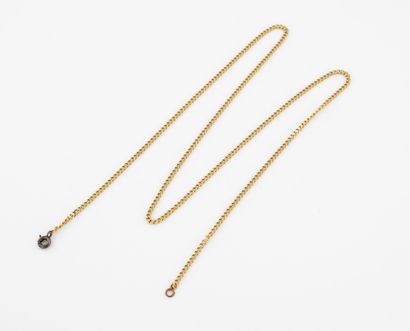 
Yellow gold (750) necklace with curb chain....