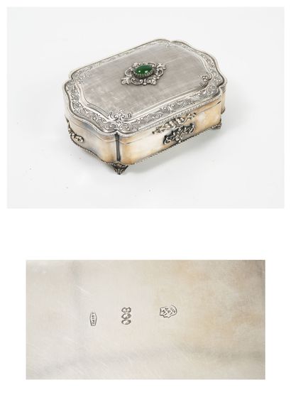 A silver (min.800) covered box with foliage...