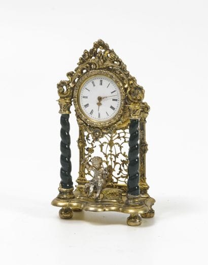 TRAVAIL ÉTRANGER
White or gilt silver (min....