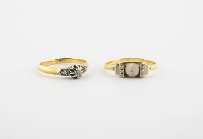 Lot comprenant :
- Bague en or jaune (750)...