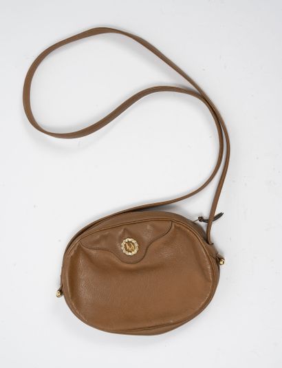 CHRISTIAN DIOR
Petit sac bandoulière en cuir...