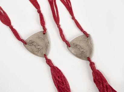 RENÉ LALIQUE/FIORET PARIS

Deux pendentifs...