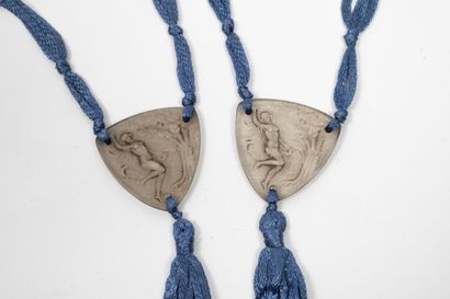 RENÉ LALIQUE & FIORET PARIS

Deux pendentifs...