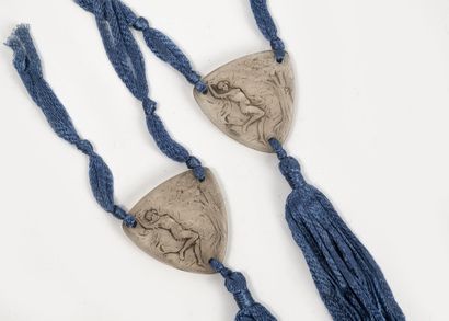 RENÉ LALIQUE/FIORET PARIS

Deux pendentifs...