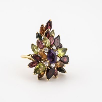 Yellow gold (750) ring set with faceted pear-cut...