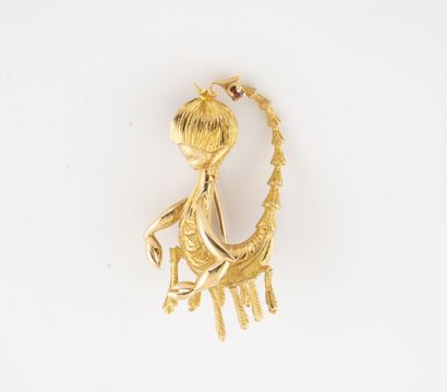 Yellow gold (750) brooch of the astrological...