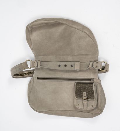 CHRISTIAN DIOR

Sac modèle Gaucho en cuir...