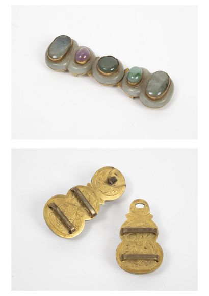 CHINE, XIXÈME SIÈCLE
Celadon jade belt buckle,...