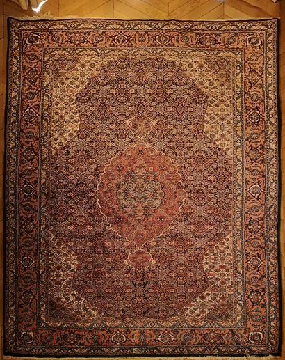 
Tapis en laine à triple cartouche central,...