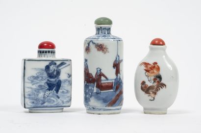 CHINE, XIXème-XXème siècles
Three snuff bottles,...