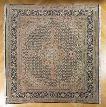 GHOUM, centre de la Perse vers 1930
Le tapis...