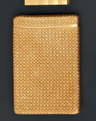 Etui à cartes en or jaune composé d'un fin...