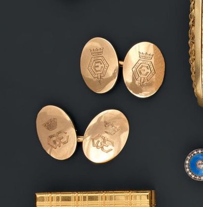 CARTIER Londres
Paire de boutons de manchettes...