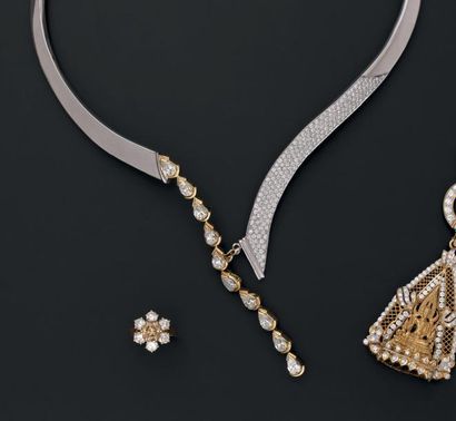 Elégant collier torque de deux tons d'or...