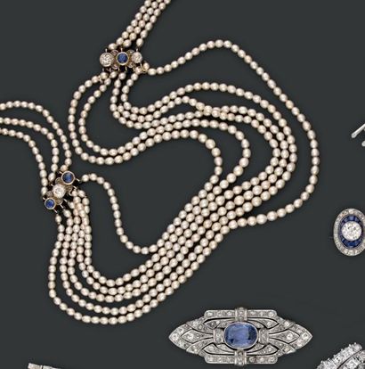 Collier de trois et six rangs de petites...