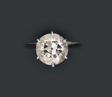 Bague en platine et or gris sertie d'un diamant...
