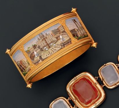 Spectaculaire bracelet en or jaune à riche...