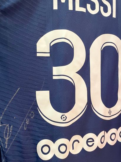 Lionel MESSI

PSG Home 2021-22 match shirt...
