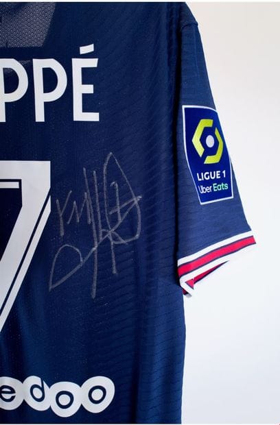 Kylian MBAPPÉ

PSG Home 2021-22 match shirt...