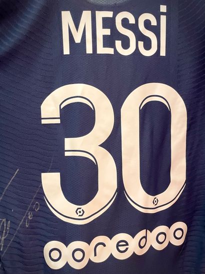 Lionel MESSI

PSG Home 2021-22 match shirt...