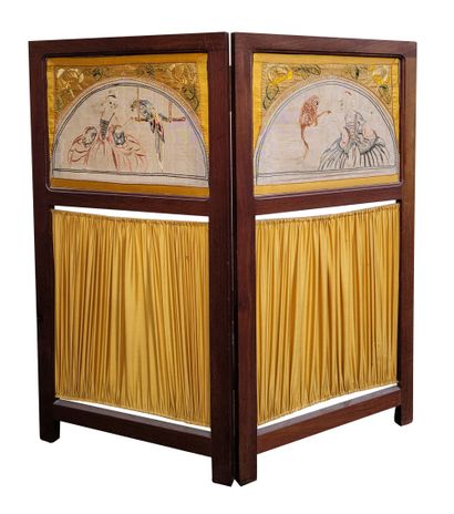 France, vers 1920
Mantel screen in the form...