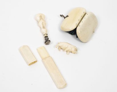 Lot d'objet en ivoire (Elephantidae spp ;...
