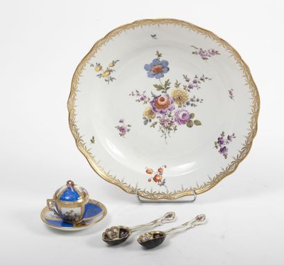 MEISSEN et divers, vers 1900
A polychrome...