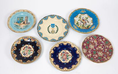 LONGWY
Lot de 6 assiettes : 

- En faïence...