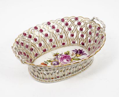 ALLEMAGNE, XXème siècle
Porcelain bowl with...