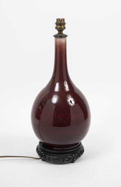 CHINE, XXème siècle
Lamp stand formed by...