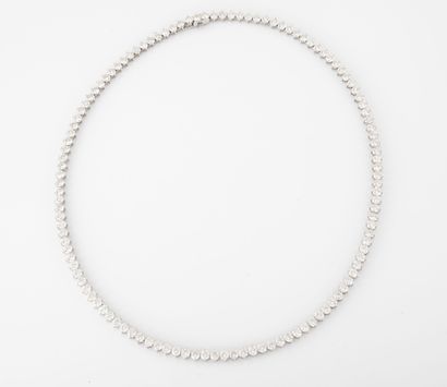 White gold (750) diamond choker necklace...